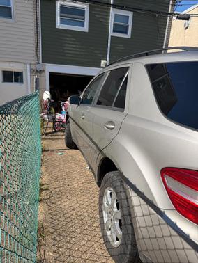 Gray 2006 Mercedes-Benz M-Class ML 350 4MATIC