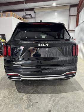 Black 2023 Kia Sorento S