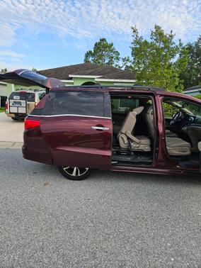 Red 2018 Honda Odyssey Elite