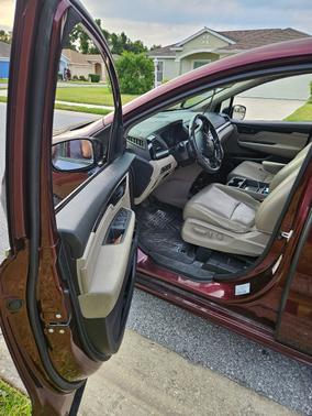 Red 2018 Honda Odyssey Elite
