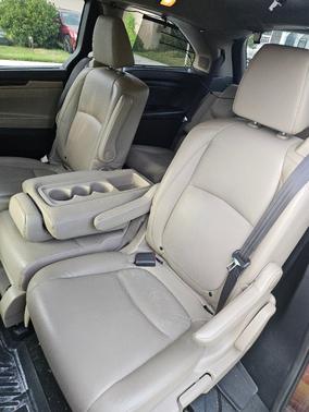 Red 2018 Honda Odyssey Elite