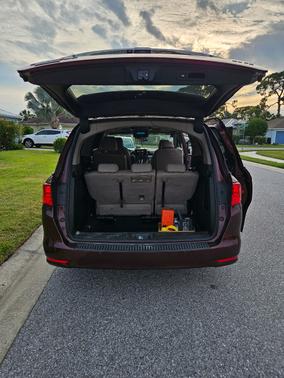 Red 2018 Honda Odyssey Elite