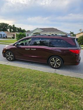 Red 2018 Honda Odyssey Elite