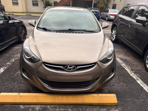 Beige 2013 Hyundai ELANTRA GLS