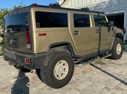 Green 2006 Hummer H2 Base