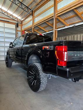 Black 2022 Ford F-350 Platinum