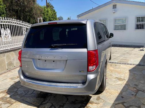 Silver 2019 Dodge Grand Caravan SE
