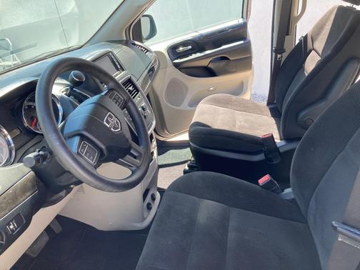 Silver 2019 Dodge Grand Caravan SE