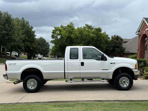 White 2001 Ford F-250 XLT SuperCab Super Duty