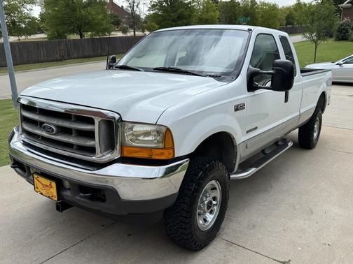 White 2001 Ford F-250 XLT SuperCab Super Duty