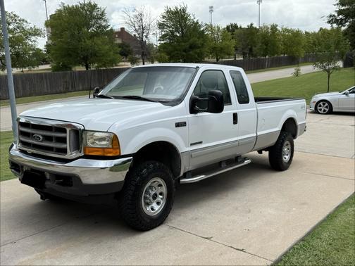 White 2001 Ford F-250 XLT SuperCab Super Duty