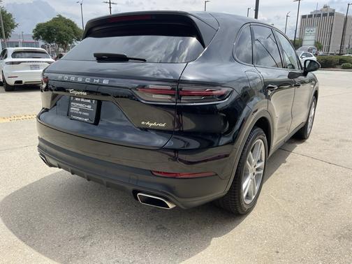 2019 Porsche Cayenne E-Hybrid Base