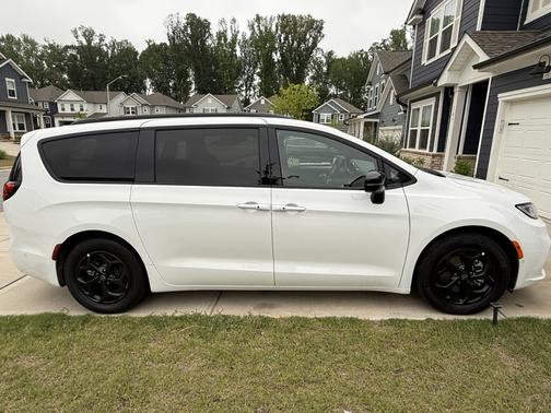 White 2025 Chrysler Pacifica Hybrid Premium S Appearance Pkg