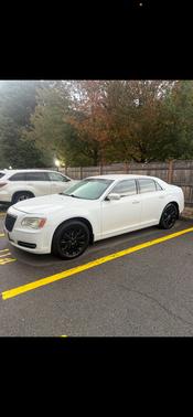 White 2014 Chrysler 300 Base