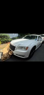 White 2014 Chrysler 300 Base