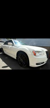White 2014 Chrysler 300 Base