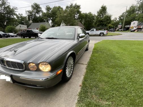 Photo 5 of 12 of 2005 Jaguar Vanden Plas Base