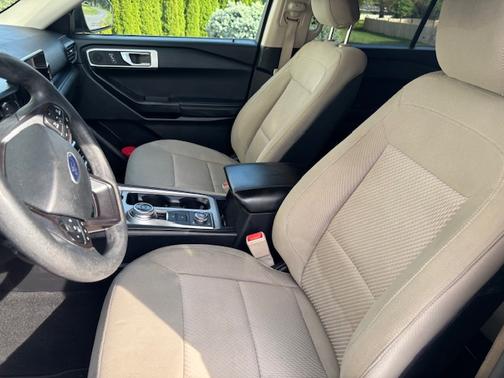 2020 Ford Explorer Base