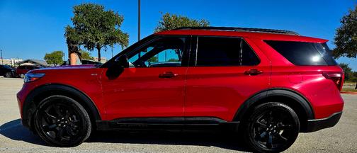 Red 2022 Ford Explorer ST-Line