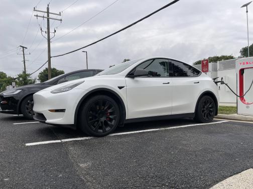 Photo 1 of 10 of 2021 Tesla Model Y Long Range