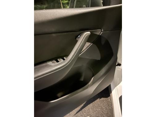 Photo 5 of 10 of 2021 Tesla Model Y Long Range