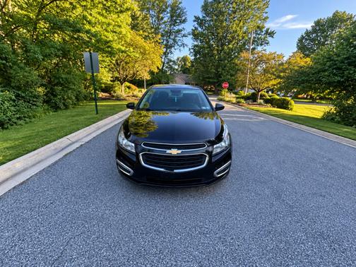 Black 2015 Chevrolet Cruze 1LT