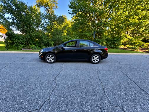 Black 2015 Chevrolet Cruze 1LT