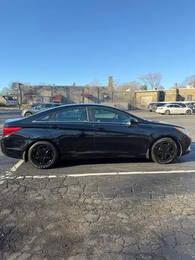 2012 Hyundai SONATA GLS