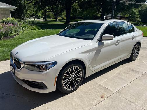 White 2018 BMW 530e xDrive iPerformance