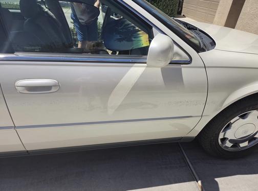 Beige 2000 Cadillac Seville SLS