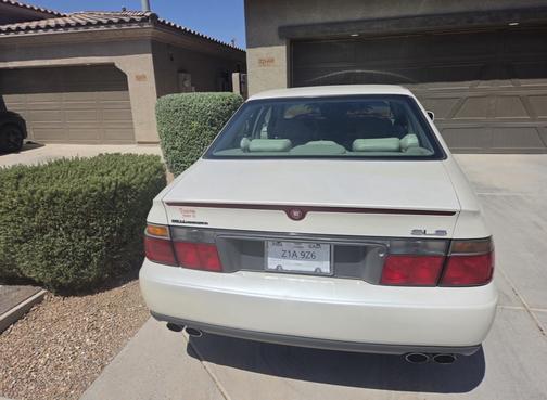 Beige 2000 Cadillac Seville SLS