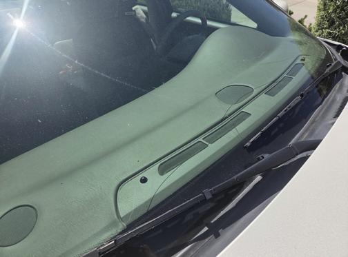 Beige 2000 Cadillac Seville SLS