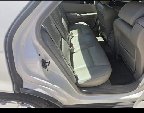 Beige 2000 Cadillac Seville SLS