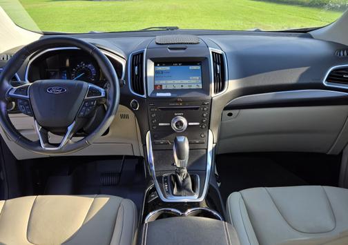 2017 Ford Edge Titanium