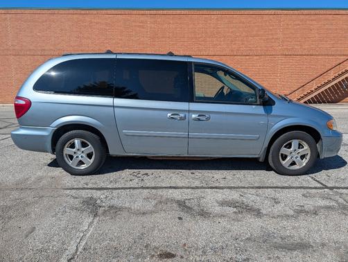 2005 Dodge Grand Caravan SXT