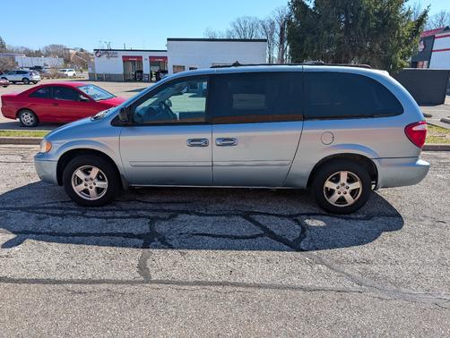 2005 Dodge Grand Caravan SXT