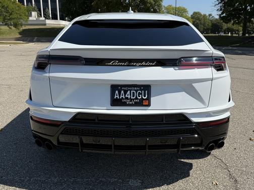 2024 Lamborghini Urus S