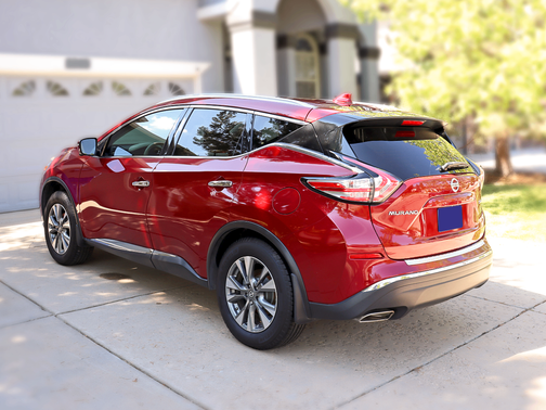 Red 2017 Nissan Murano SL