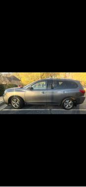 2017 Nissan Pathfinder SV