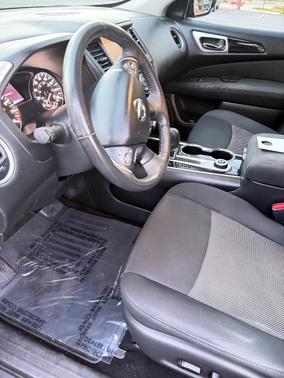 2017 Nissan Pathfinder SV