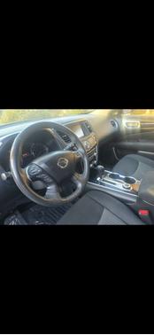 2017 Nissan Pathfinder SV