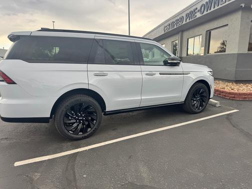 White 2026 Lincoln Navigator Reserve