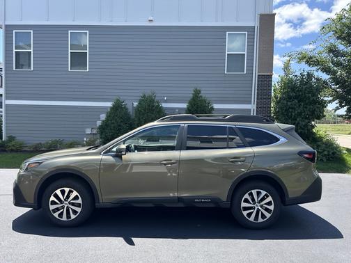 2022 Subaru Outback Premium