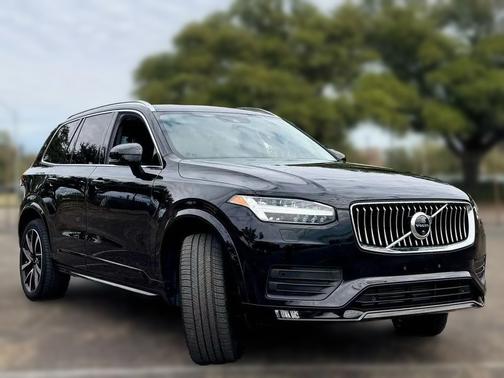 2020 Volvo XC90 T6 Momentum