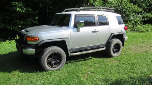 Gray 2007 Toyota FJ Cruiser Base