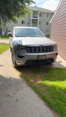 Silver 2021 Jeep Grand Cherokee Laredo X