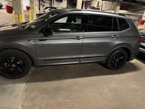 2024 Volkswagen Tiguan 2.0T SE R-Line Black