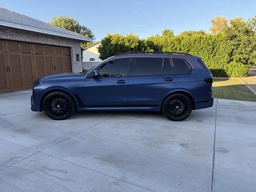 2024 BMW ALPINA XB7 Base