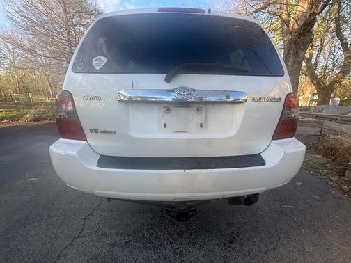 White 2006 Toyota Highlander Limited