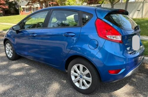Blue 2011 Ford Fiesta SE
